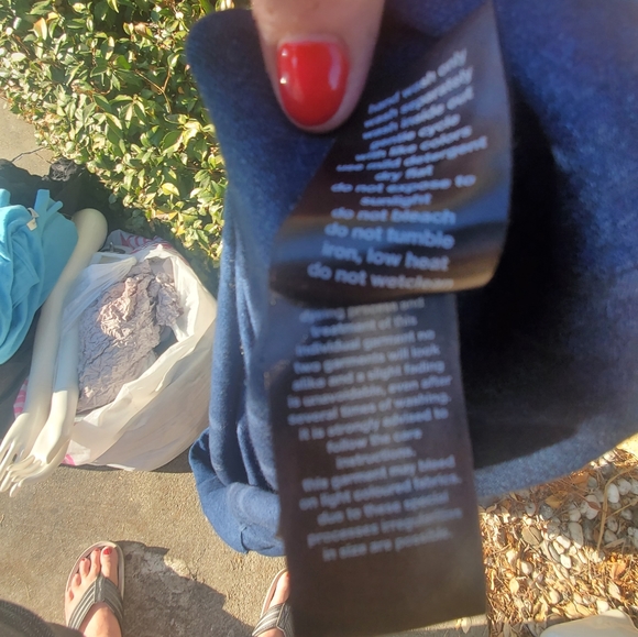 Blue sweater - Picture 7 of 9